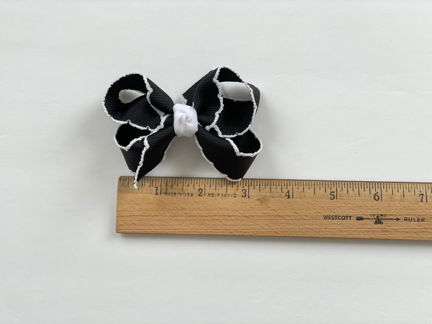 Medium 3.5" Crochet Edge Bow